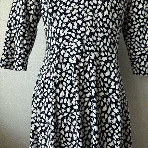 Lark & Ro Pullover Dress Blue White Floral SZ L - Picture 8 of 13
